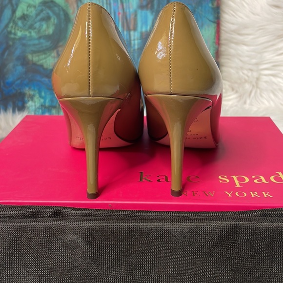 {KATE SPADE♠️} 3.5” Camel Colored Karolina Patent Leather Pumps - Picture 6 of 8